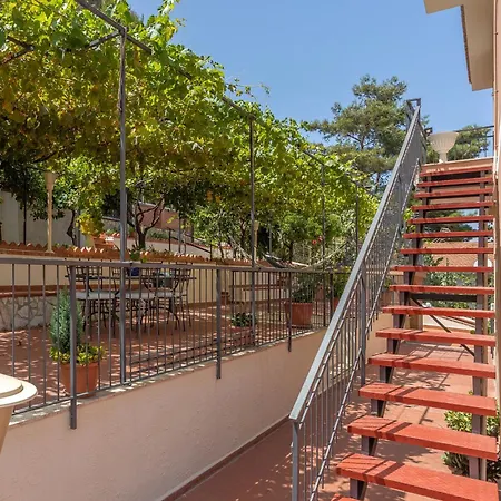 Salvatore Guest house *